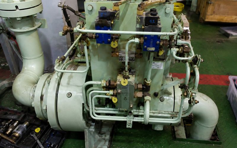 Pneumatic system overhaul on auxiliary engine valve manifold